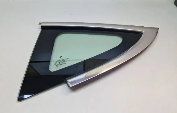 Tesla Model 3 Rear side window 108070300