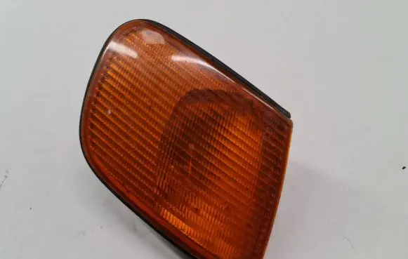 Audi 100 200 5000 C3 Front indicator light 137984