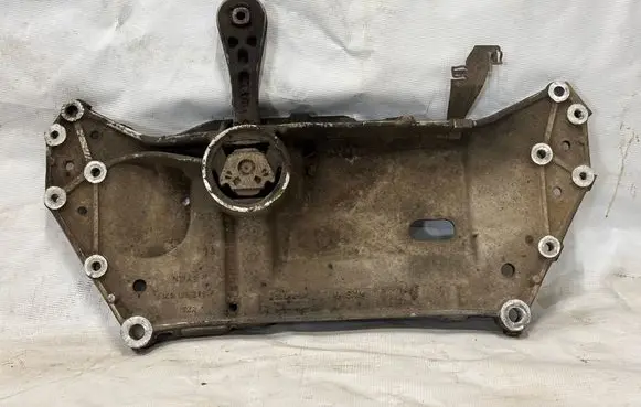 Volkswagen Golf Plus Front subframe 1k0199369F