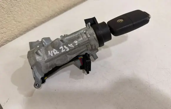 Volkswagen Golf VI Ignition lock 1K0905851B