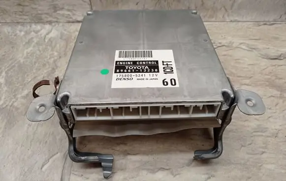 Toyota Corolla E120 E130 Engine control unit/module 8966113230 1758005241