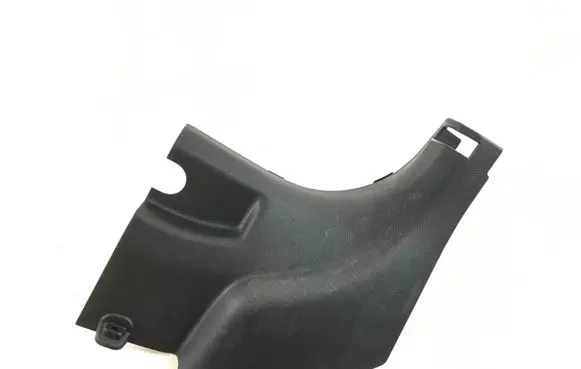 Hyundai Santa Fe Front sill trim cover 85824S1700