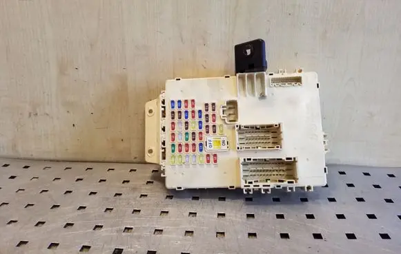 Hyundai i40 Fuse module 3Z1211312220266 919503Z121