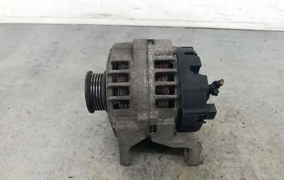 Volkswagen PASSAT B5.5 Generator/alternator 06B903016D