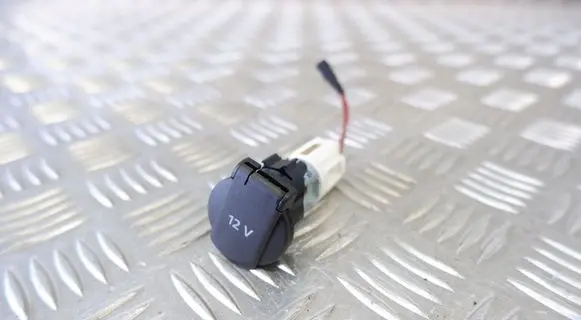 Volkswagen Touareg II 12 V Socket (front) 