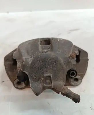 BMW X3 E83 Front brake caliper 8959