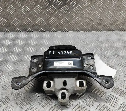 Volkswagen Golf VII Engine mount bracket 5Q0199555T