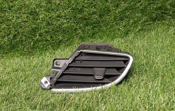 Buick Encore I Dashboard side air vent grill/cover trim 42524489