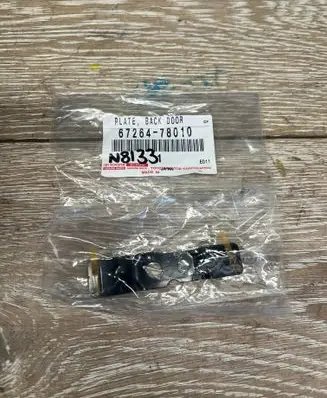 Lexus CT 200H Radiator mount bracket 6726478010