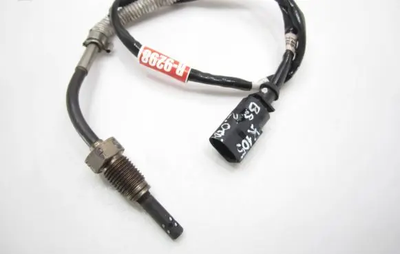 Volkswagen PASSAT B8 Lambda probe sensor 04L906088DQ