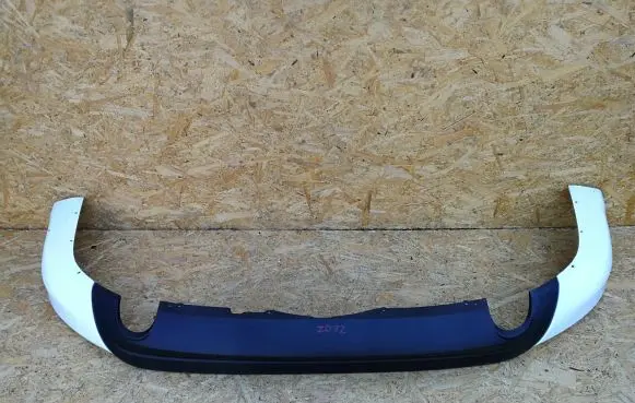 Rear bumper trim bar molding