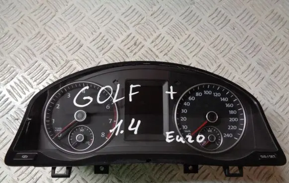 Volkswagen Golf Plus Speedometer (instrument cluster) 5M0920861