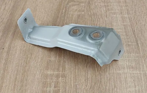 BMW X6 G06 Fender mounting bracket 7418218
