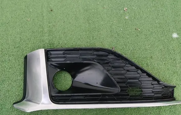 Audi A5 Front bumper lower grill 8W6807682S