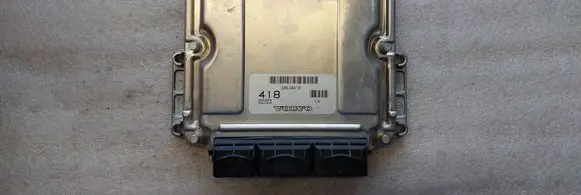 Volvo S40, V40 Engine control unit/module 0281011087 8200233343