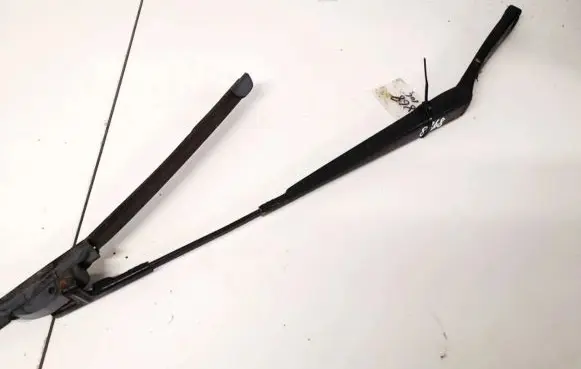 Skoda Octavia Mk2 (1Z) Front wiper blade arm 1z1955409