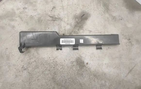 Ford Explorer V Intercooler air guide/duct channel FB538A261AC