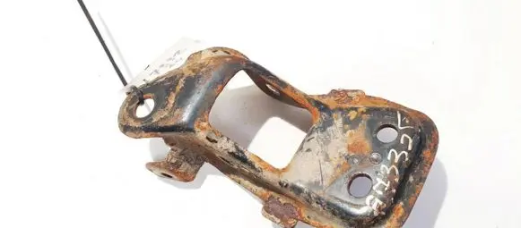 Subaru Legacy Bracket in trunk/boot 
