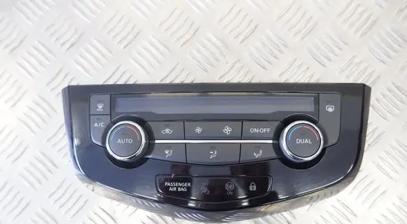 Nissan X-Trail T32 Climate control unit 275004EA0A
