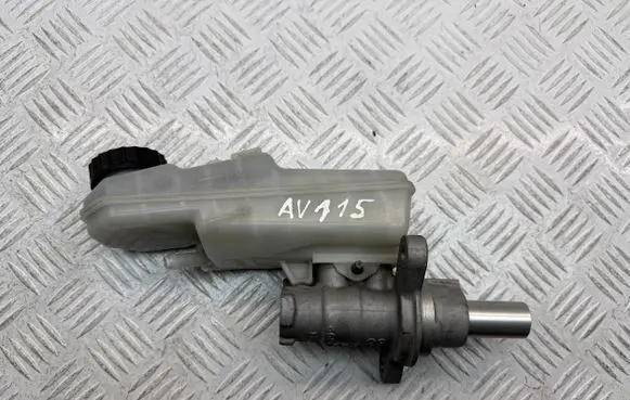Toyota Avensis T270 Master brake cylinder 4720109370 4722009090