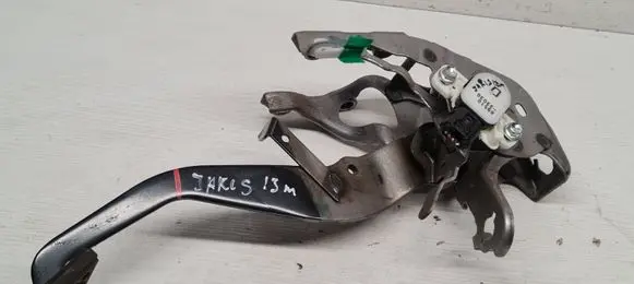 Toyota Yaris Brake pedal 8951033030