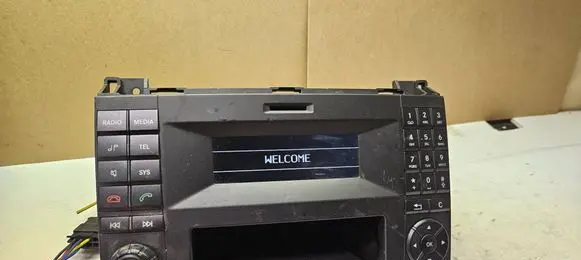 Volkswagen Crafter Radio/CD/DVD/GPS head unit 9069008200 A9069029901 A9069014001