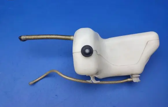 Windshield washer fluid reservoir/tank