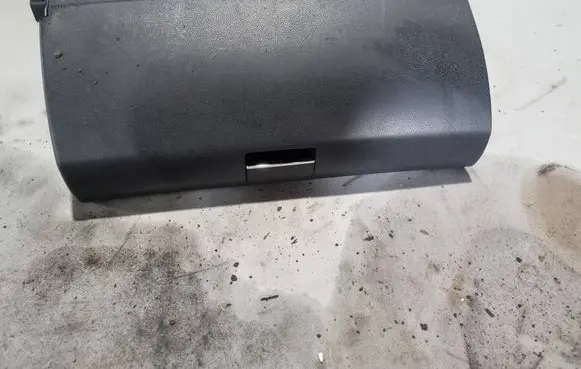 Mercedes-Benz B W245 Glove box