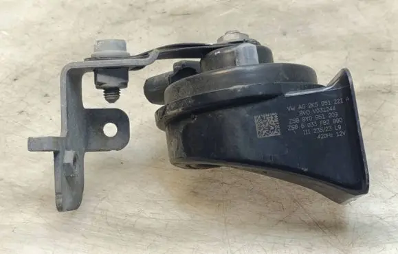 Audi A3 8Y Horn signal 8Y0951209 2K5951221A V031244