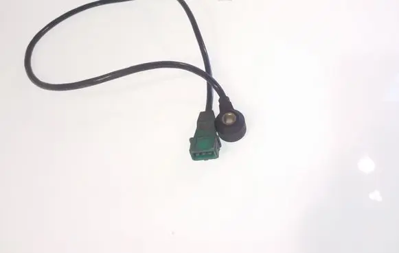 Volkswagen PASSAT B5 Detonation knock sensor 1054905377H