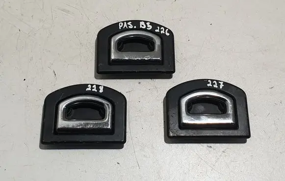 Volkswagen PASSAT B5 Tie down hook / loop 1J0864203B