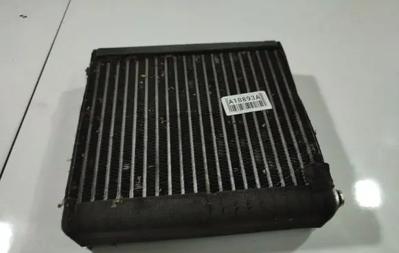 Mazda 5 A/C cooling radiator (condenser)