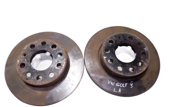 Volkswagen Golf V Rear brake disc