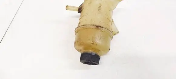 Mazda 626 Power steering fluid tank/reservoir 