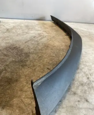Front bumper lip