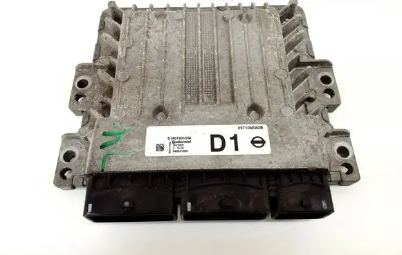 Nissan Qashqai Engine control unit/module 237104EA0B S180193103A