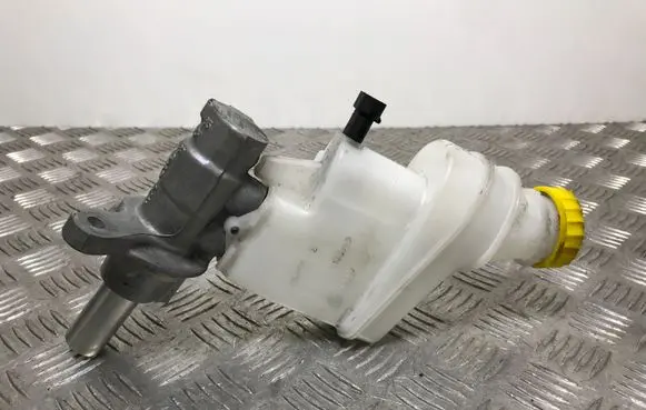 Fiat 500X Master brake cylinder
