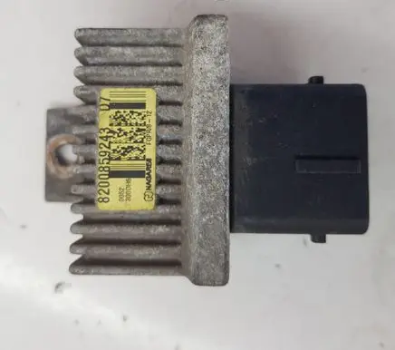 Nissan Juke I F15 Glow plug pre-heat relay 8200859243