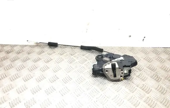 Lexus IS 220D-250-350 Front door lock 4L1008 A046693