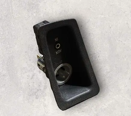 BMW 3 E90 E91 AUX in-socket connector 6930561