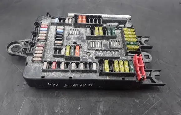 BMW 1 F20 F21 Fuse module 933788001 6114V8 19442000001