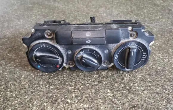 Volkswagen Caddy Climate control unit