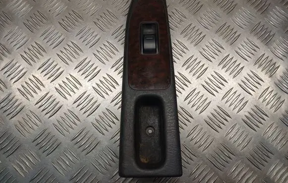 Toyota Avensis T220 Electric window control switch 7423105070