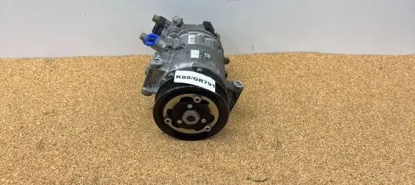 Volkswagen Golf VII Air conditioning (A/C) compressor (pump) 5Q016803D