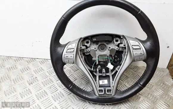 Nissan X-Trail T32 Steering wheel