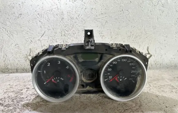 Renault Megane II Speedometer (instrument cluster) 8200720321 35110419 4HJE015342