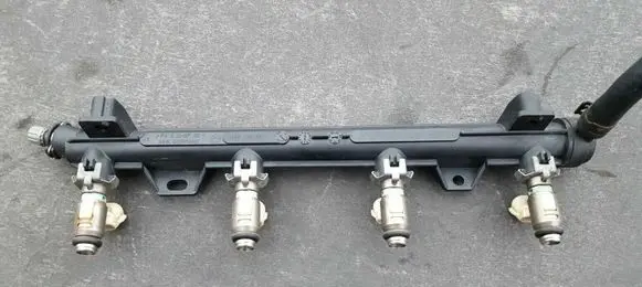 Volkswagen Golf IV Fuel injectors set 036133320