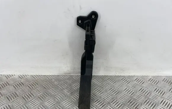 Mercedes-Benz GL X166 Accelerator throttle pedal A1663000004 6PV93396603 Q006ZGS004