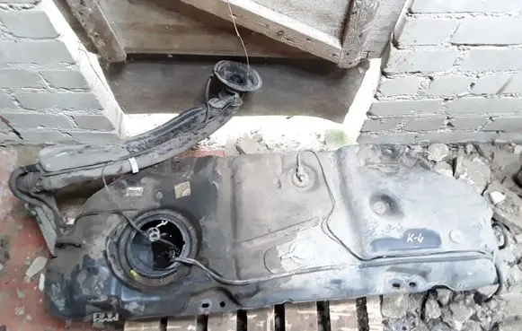 Peugeot 206 Fuel tank 9656608480