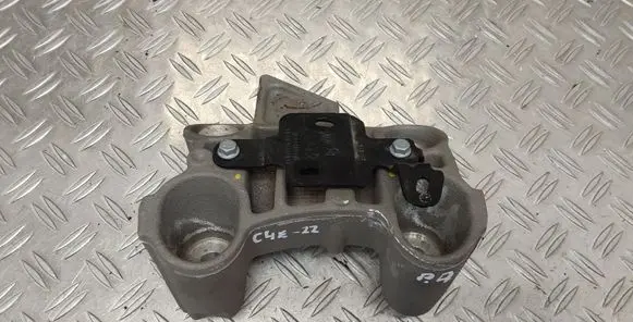 Citroen C4 III e-C4 Engine mounting bracket 9826364780 9833301880